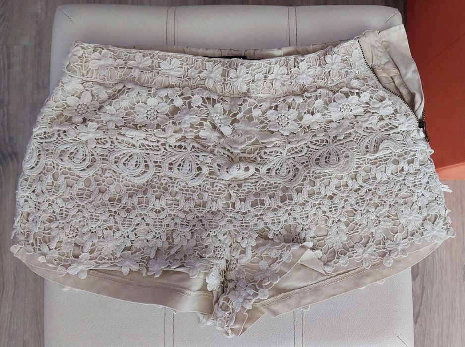 Дънкови гащеризони тип пола и къси гащи