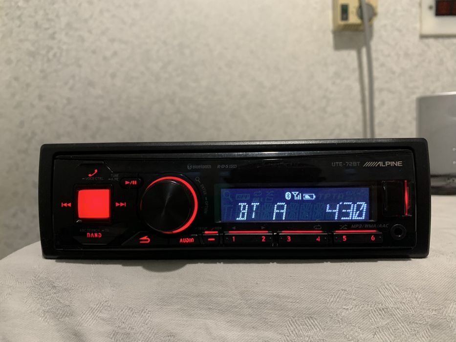 Авто радио Alpine Bluetooth