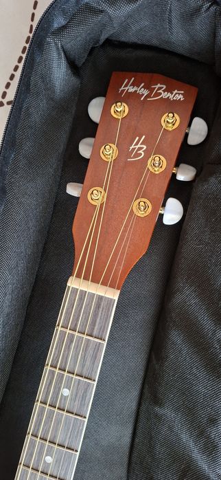 Vând chitară acustică Harley Benton