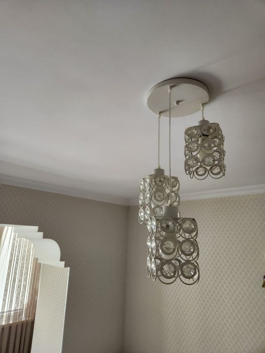 Продам люстру б/у