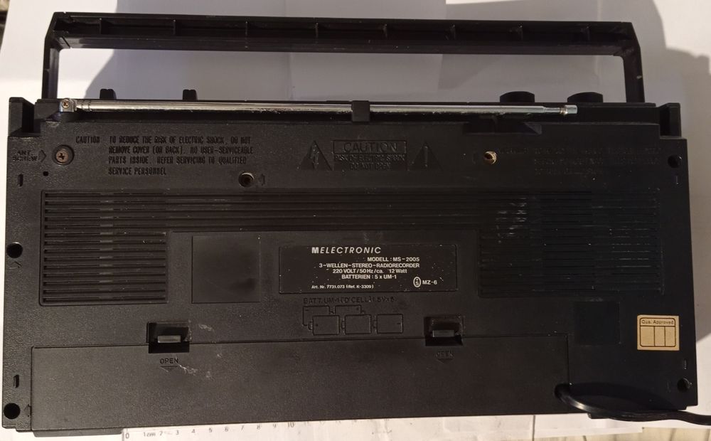 Vând/Schimb Radio-Casetofon Melectronic+International leduri-preț buc.