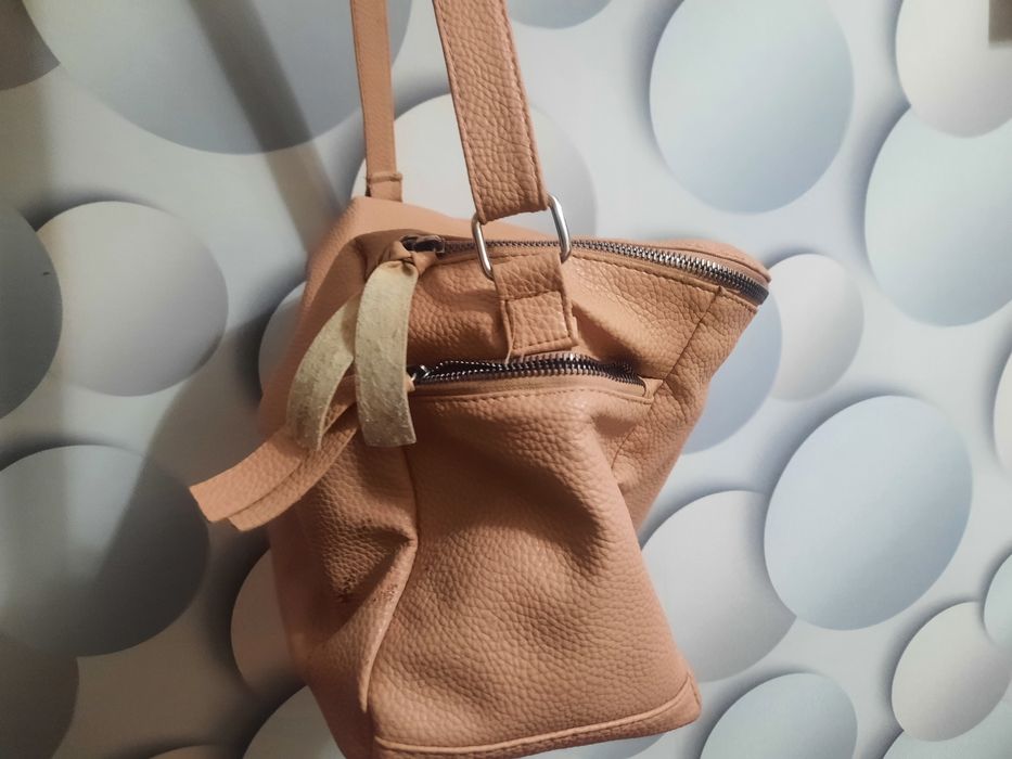 сумка, подойдёт для спорта и учёбы