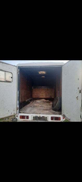 Фургон в движение дизелов