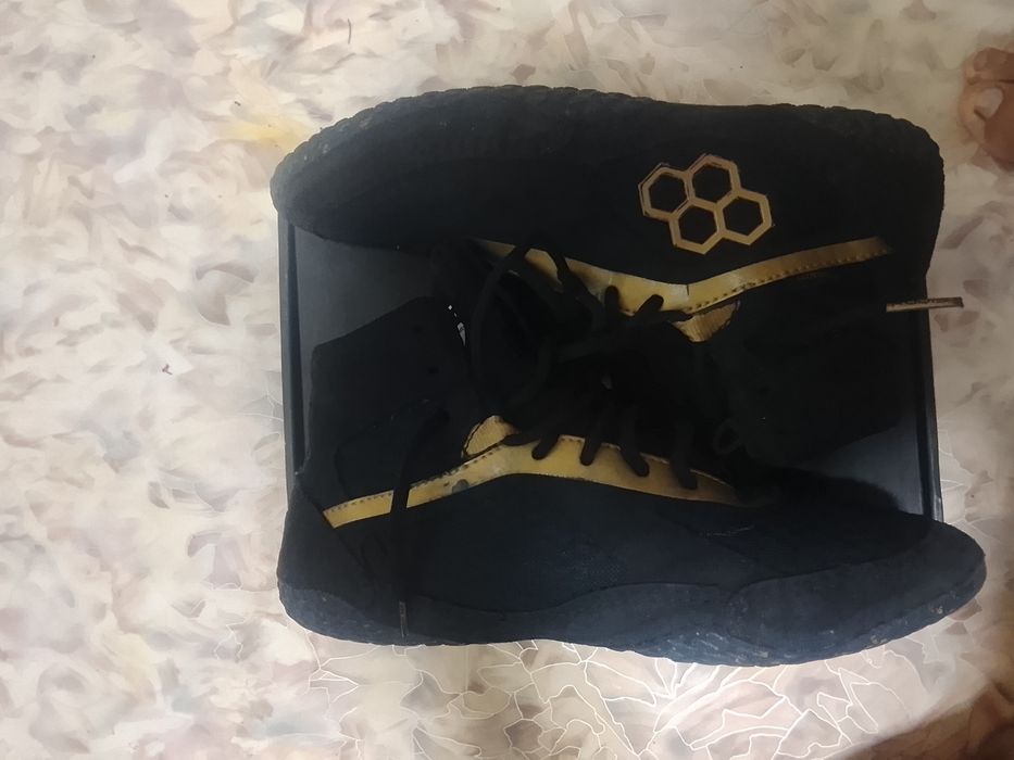 Продам борцовки Rudis