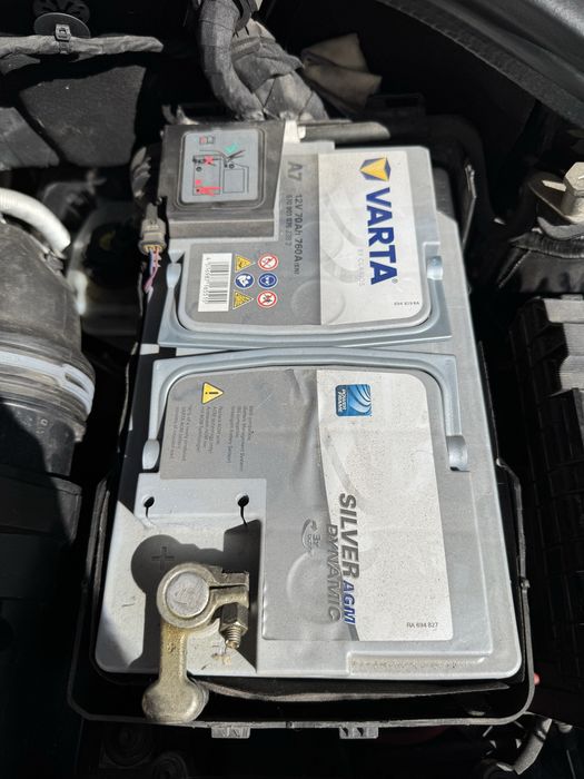 Акумулатор Варта 12V70Ah760A AGM