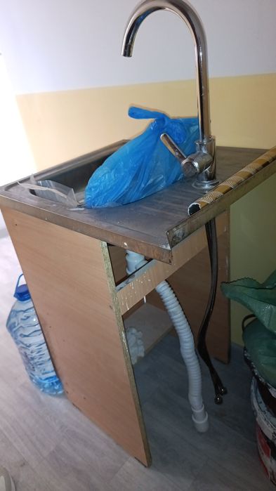 Moyka, smestitellari bilan sotiladi!