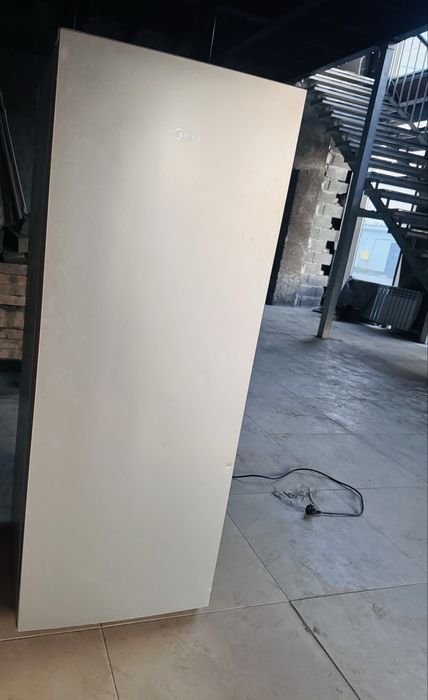 Продам Холодильник Самсунг могу доствить и