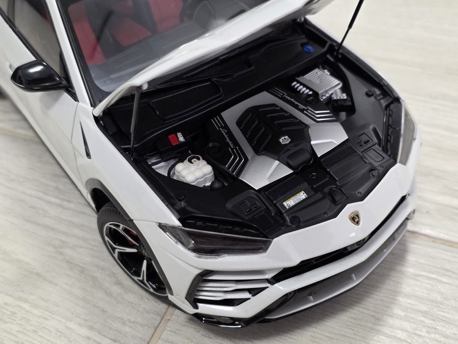 Macheta auto 1 18 Lamborghini Urus , Autoart
