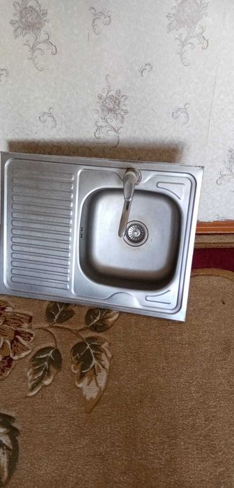 продам кухонную раковину