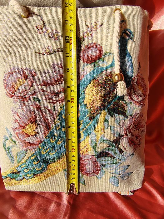 Ghiozdan brodat cu flori, nou