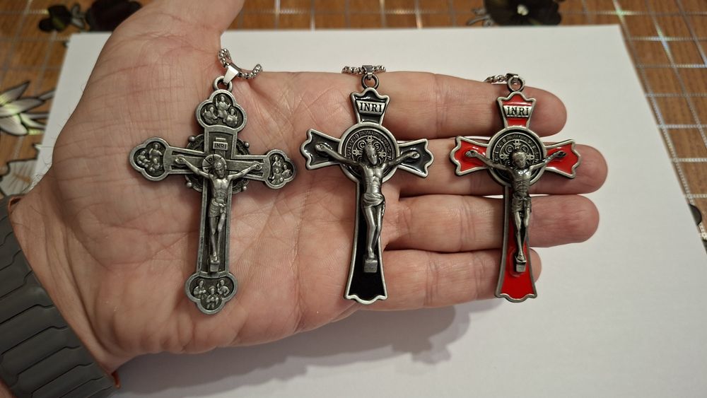 Pandantiv crucifix 7cm / cruce cu lanț.