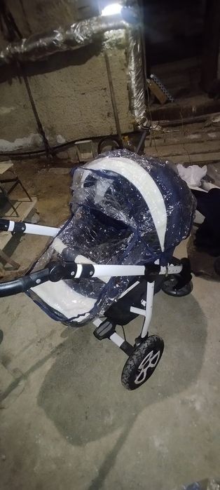 Продам коляску 3 в 1