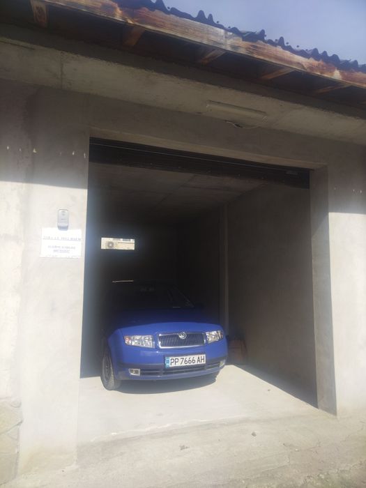 Собственик дава под наем тухлен масивем гараж с ток 25кв.м.
Осветление