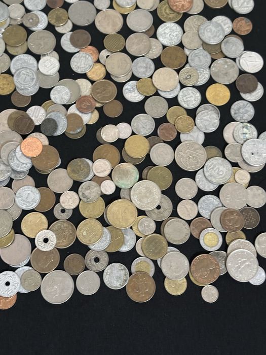Super Pret! Lot Imens Monede de Colecție – Peste 450 Bucăți (Țări Diferite)