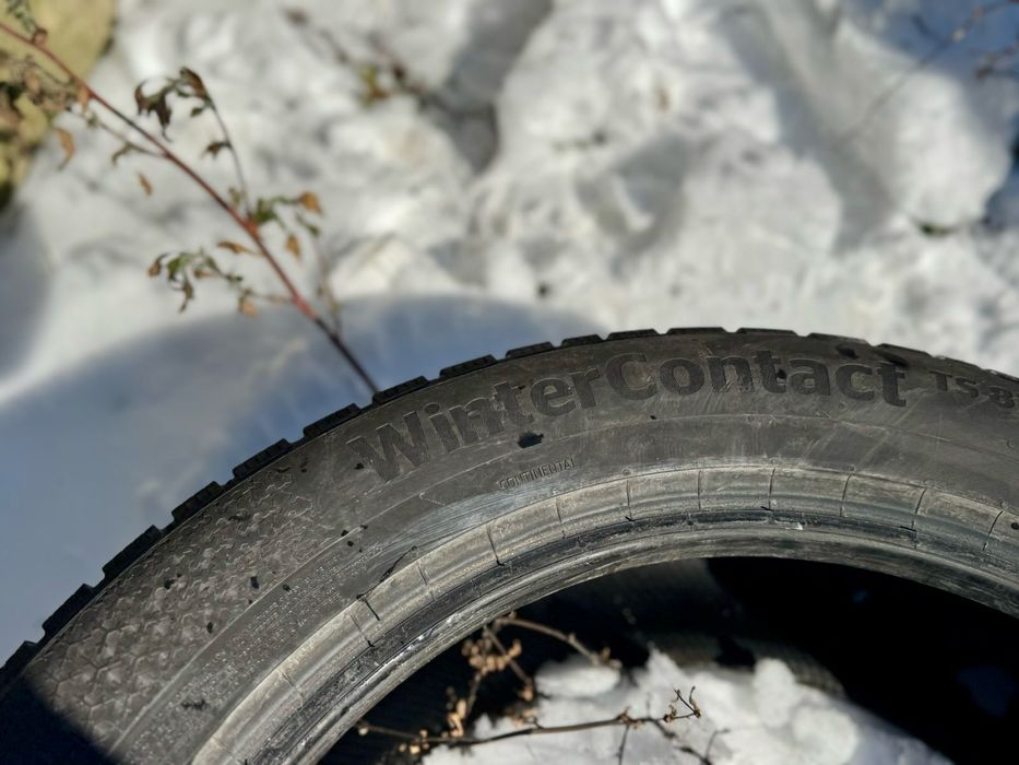 235 55 19V XL Continental зимна гума