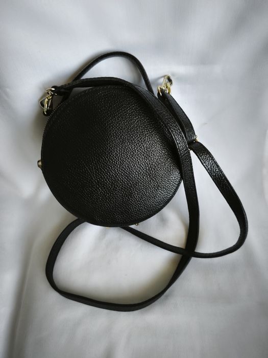 Малка кръгла чанта
