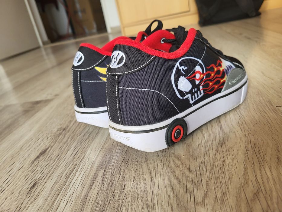 Adidași cu Role Heelys X Hot Wheels marimea 38