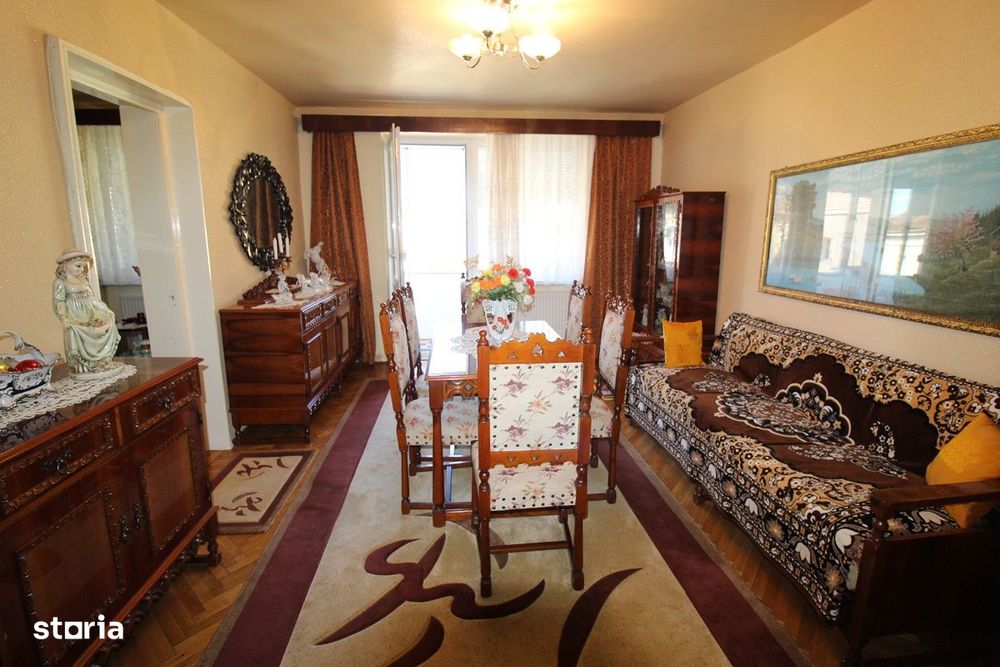 Vând apartament 4 camere în Hunedoara, zona OM-Str.Mățișorului, et. 2 — fotografia 1