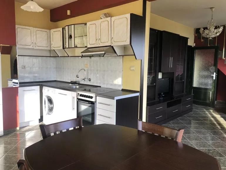 Дава се под наем Двустаен апартамент в София, Гео Милев - 90 кв.м за 550 € - Снимка #1