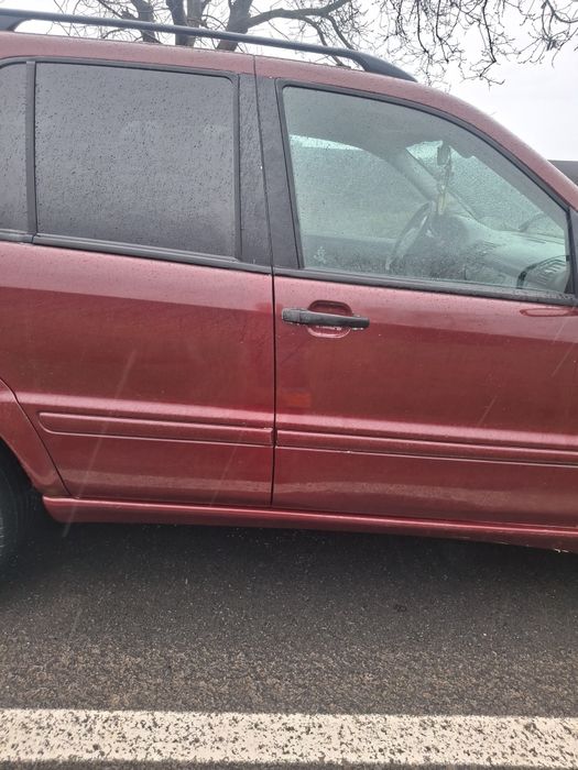 Vând mercedes ml 270 w163    7 locuri 4x4