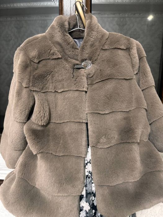 Shuba palto sotiladi