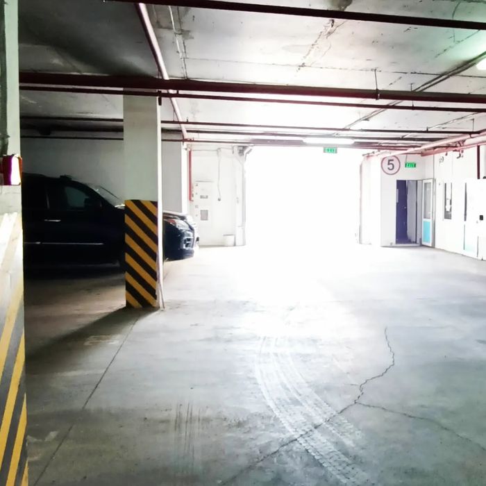 Нежилое помещение для автомобилей