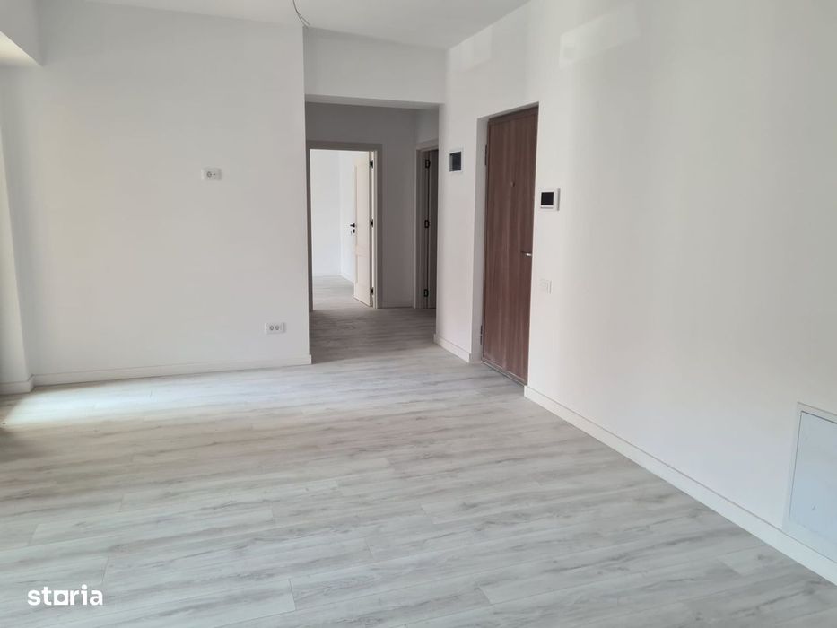 Apartament 3 camere - Centru