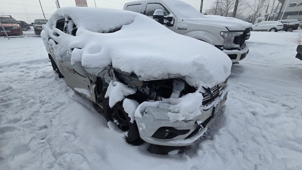 Dacia logan avariat lovit