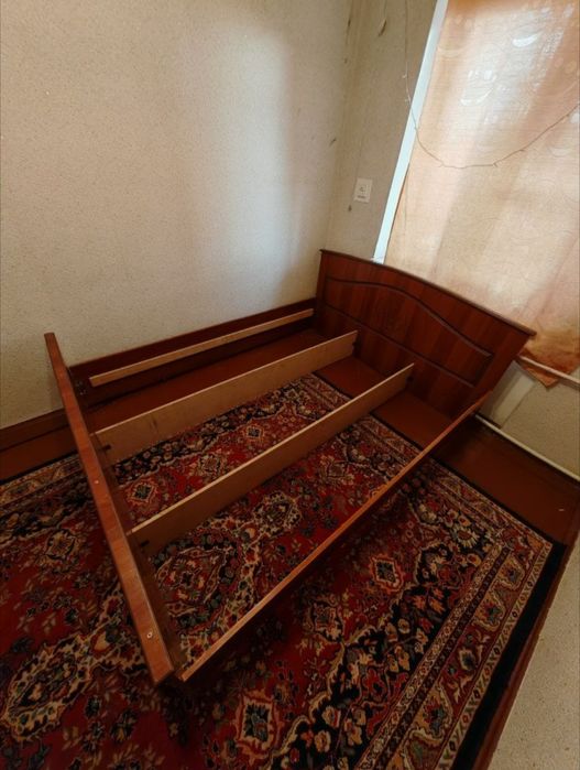 Двухспальная кровать + матрас