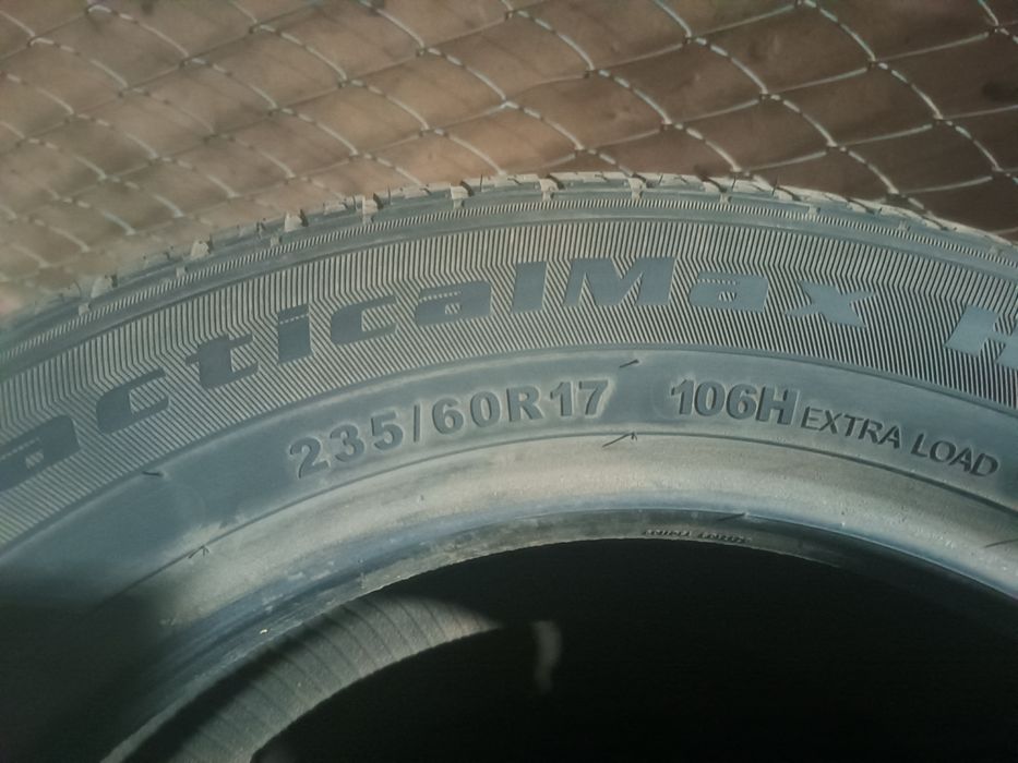 Продам 4 балона в хорошем состоянии
