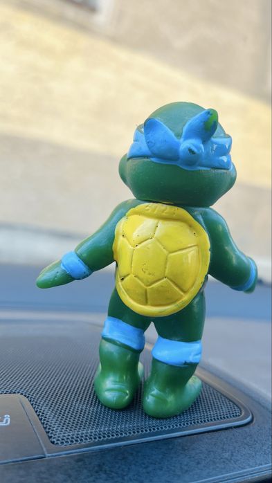 Aradeanca Leonardo  testoasele ninja cauciuc Ro