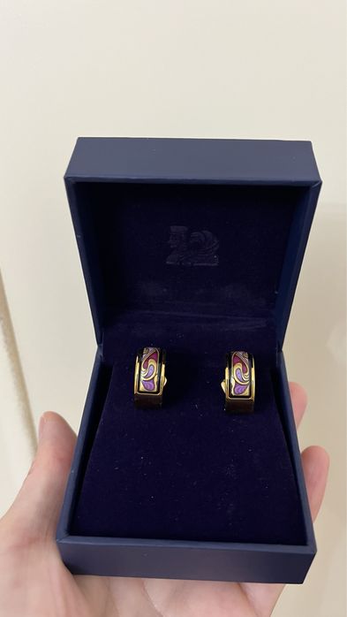 Серьги от бренда Freywille.