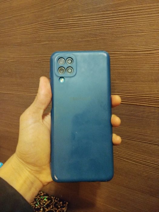 Samsung A12 в хорошем состоянии