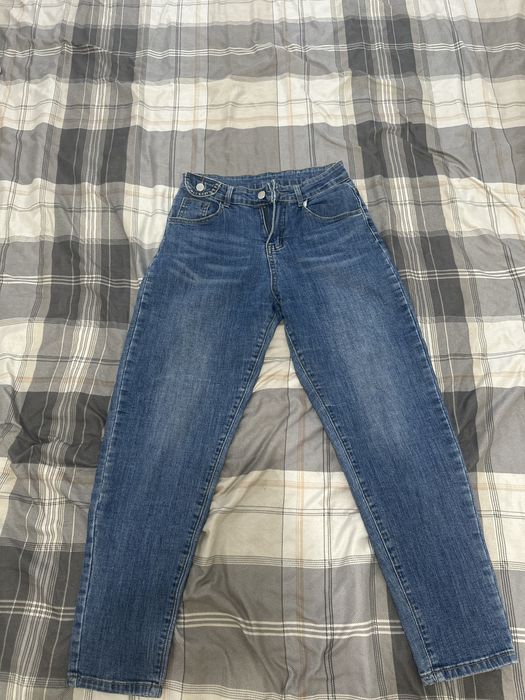 Продам женские джинсы
