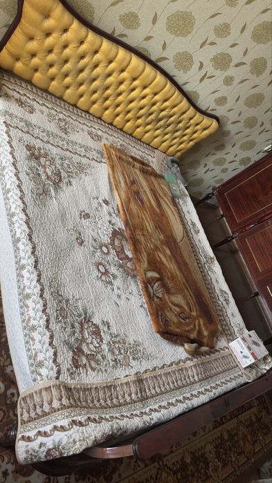 Продам спальную кровать.