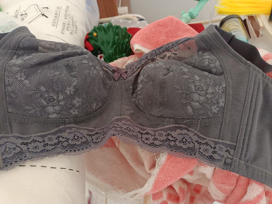 Женский бюстгальтер