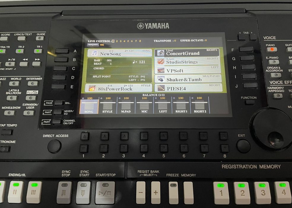Yamaha PSR S 775