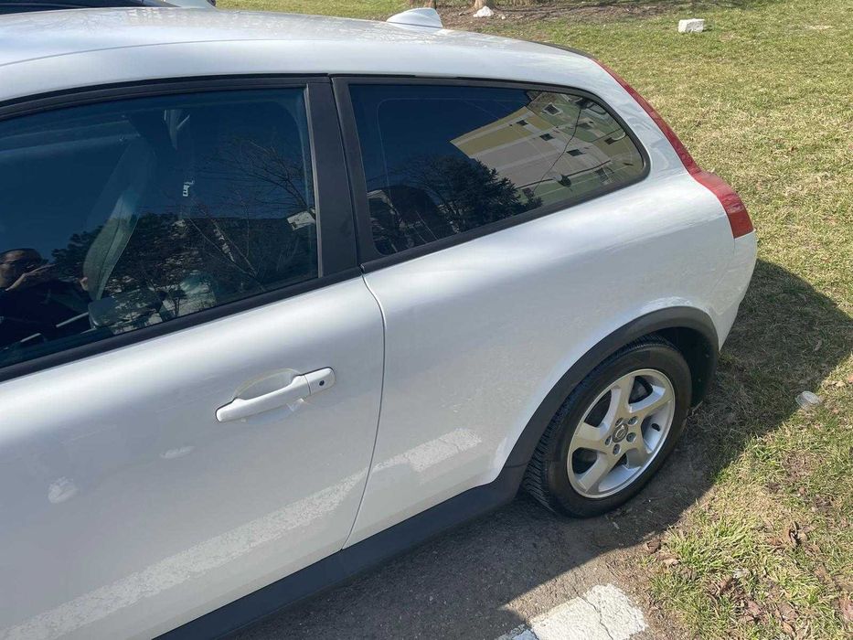 Volvo C30 1.6 Diesel 109 CP • 2010 • Consum mic • Stare bună