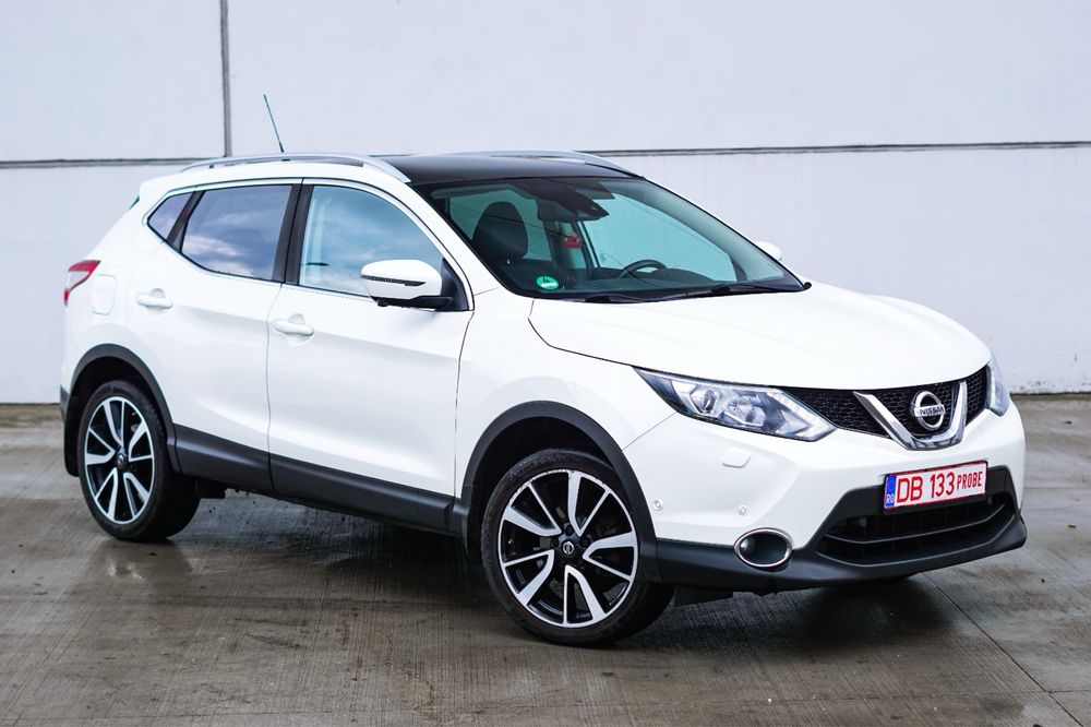 Nissan Qashqai xenon/navi/panoramic!