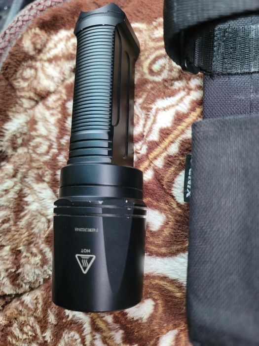 Fenix TK35 фонарь тактический