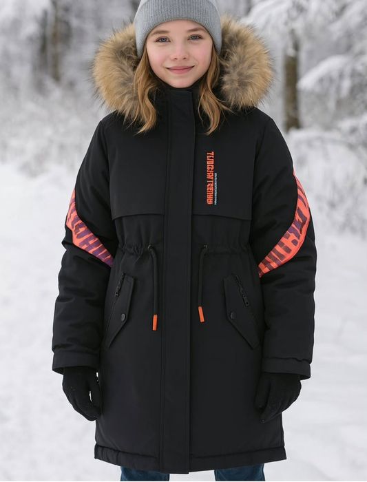 Продаю куртки на девочку  цена 7000