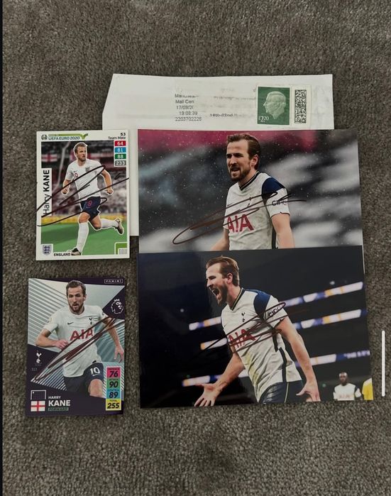 Автографи на Van dijk и Harry Kane