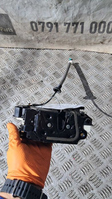 broasca usa dreapta spate Skoda Octavia 3 an 2016 cod 5E0839016A