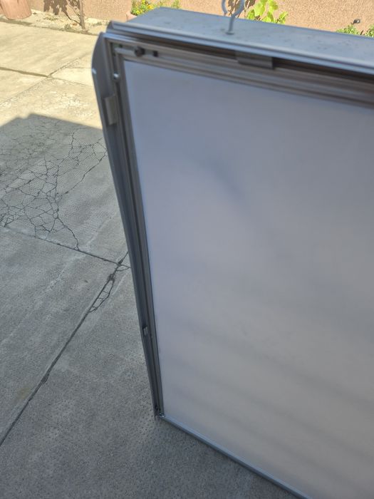 Vand casete publicitare luminoase,