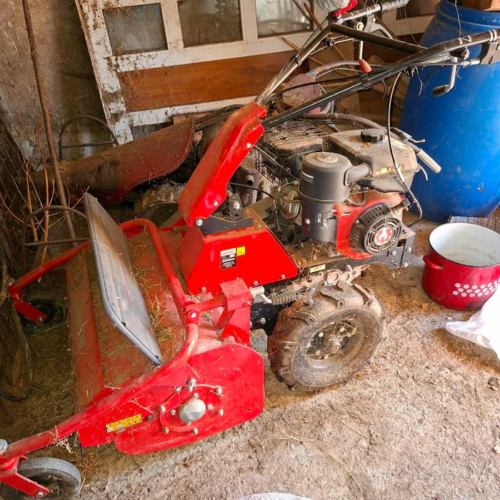 Coasă mecanică agria  moară de măcinat masă țărculă motor trifazat butoaie 1000L tocător propulsat pe benzină 9 cai putere .36 cuțite în formă de Y