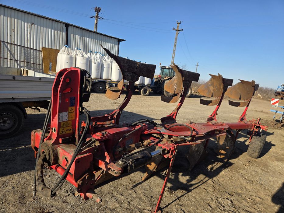Plug reversibil Pottinger 4+1  brazde  An 2012