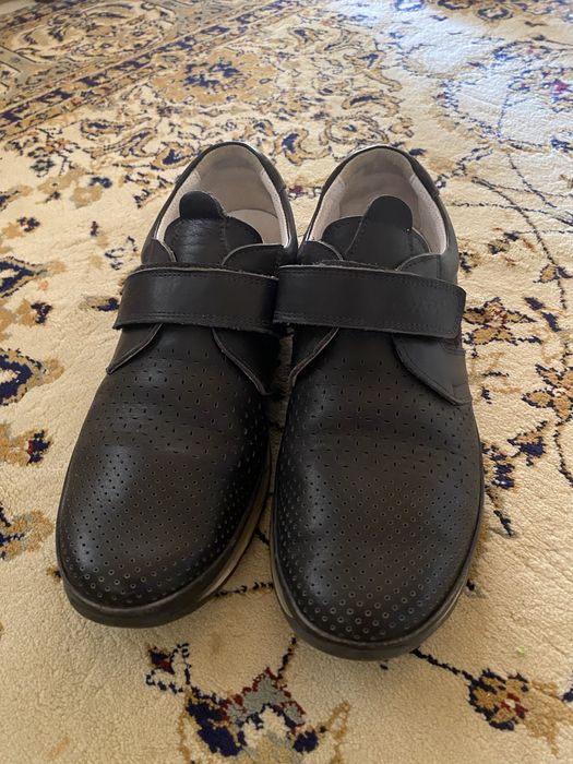 Продам кроссовки и туфли