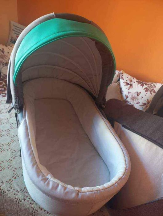 Количка бебешка запазена