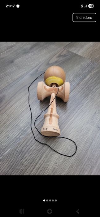 Kendama jakob acrobat