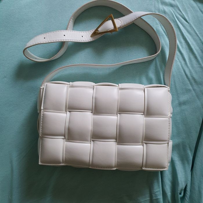 Geanta Bottega Veneta alba padded cassette